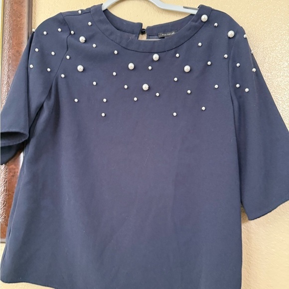 Ann Taylor Navy Blue Faux Pearl Top Size Small - Picture 2 of 4